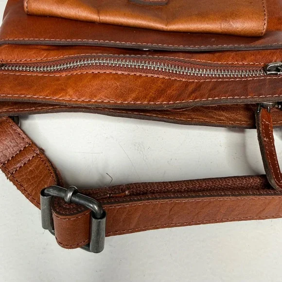 Wild West Leather Crossbody Bag Tan Buckle Flap Zip Pockets Adjustable Strap - Picture 13 of 16